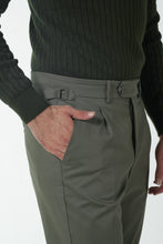 Carregar imagem no visualizador da galeria, CALÇA HAVANA KAKI - Men Clothing | Leaders in Design & Quality | Donato