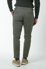 Carregar imagem no visualizador da galeria, CALÇA HAVANA KAKI - Men Clothing | Leaders in Design & Quality | Donato