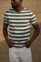Carregar imagem no visualizador da galeria, T-SHIRT RAYAS BRANCA&KAKI