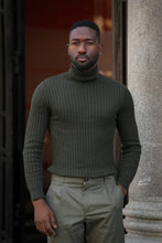 Carregar imagem no visualizador da galeria, GOLA ALTA CANELADA VERDE