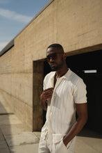 Carregar imagem no visualizador da galeria, POLO DE MALHA CUBANA COM BOTÕES PEROLA - Men Clothing | Leaders in Design & Quality | Donato