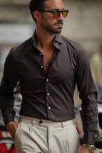Carregar imagem no visualizador da galeria, CAMISA ELÁSTICA CASTANHA SLIM FIT - Men Clothing | Leaders in Design & Quality | Donato
