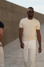 Carregar imagem no visualizador da galeria, T-SHIRT CREWNECK BEGE