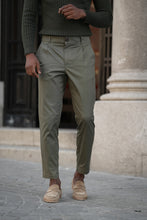 Carregar imagem no visualizador da galeria, CALÇA SARJA ELASTICA KAKI