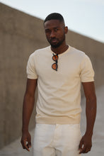 Carregar imagem no visualizador da galeria, T-SHIRT CREWNECK BEGE