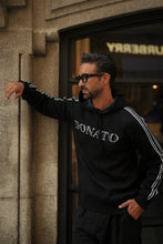 Carregar imagem no visualizador da galeria, CAMISOLA COM CAPUZ PRETO