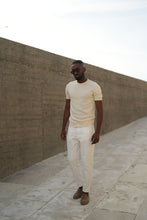 Carregar imagem no visualizador da galeria, T-SHIRT CREWNECK BEGE
