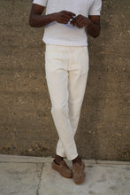 Carregar imagem no visualizador da galeria, CALÇA JEANS OFF-WHITE