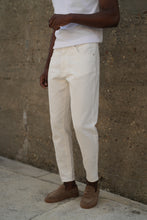 Carregar imagem no visualizador da galeria, CALÇA JEANS OFF-WHITE