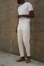 Carregar imagem no visualizador da galeria, CALÇA JEANS OFF-WHITE