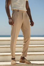 Carregar imagem no visualizador da galeria, CALÇA ALPHA COM PREGAS BEGE