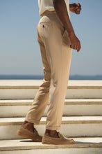 Carregar imagem no visualizador da galeria, CALÇA ALPHA COM PREGAS BEGE