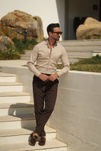 Carregar imagem no visualizador da galeria, CAMISA ELÁSTICA BEGE SLIM FIT - Men Clothing | Leaders in Design & Quality | Donato