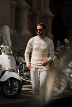 Carregar imagem no visualizador da galeria, SWEATER CREME
