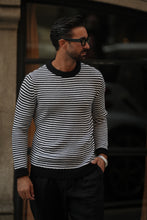 Carregar imagem no visualizador da galeria, VICTORIA SWEATER
