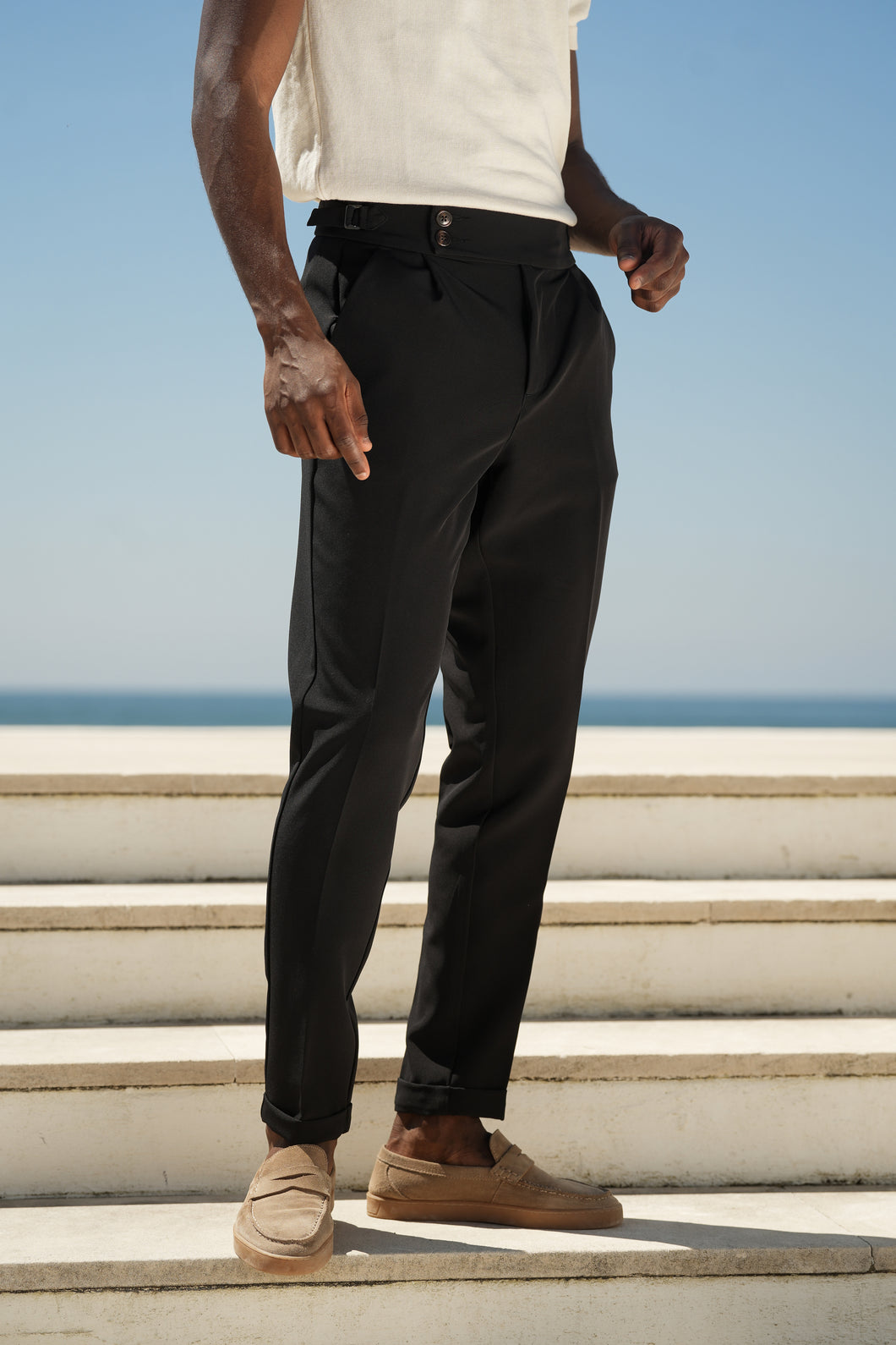 CALÇA ALPHA COM PREGAS PRETO