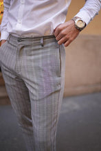 Carregar imagem no visualizador da galeria, Calça cinza aos quadrados - Men Clothing | Leaders in Design &amp; Quality | Donato
