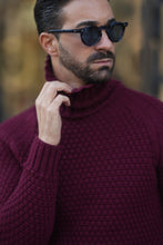 Carregar imagem no visualizador da galeria, TURTLENECK JUMPER BORDEAUX STRUCTURE - Men Clothing | Leaders in Design &amp; Quality | Donato
